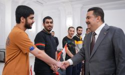 السوداني يستقبل العراقيين المفرج عنهم من السعودية ويشيد بمبادرة الرياض